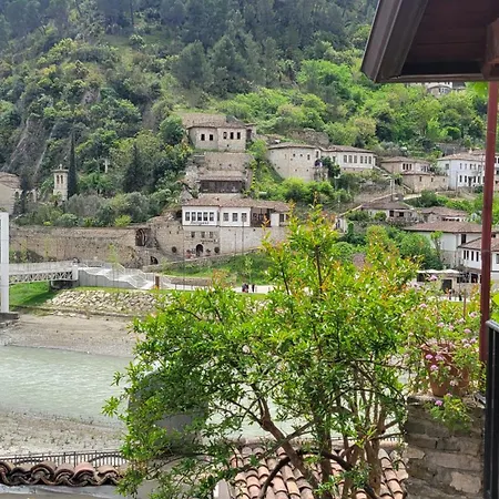 Hostel Mangalem Berat