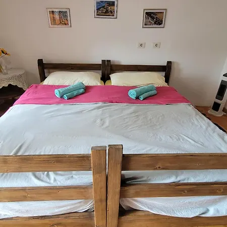 Guest House Mangalem Hostel