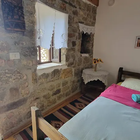 Hostel Guest House Mangalem Berat