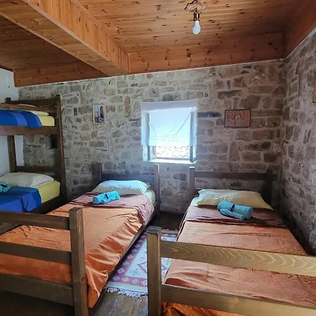 Hostel Guest House Mangalem Berat
