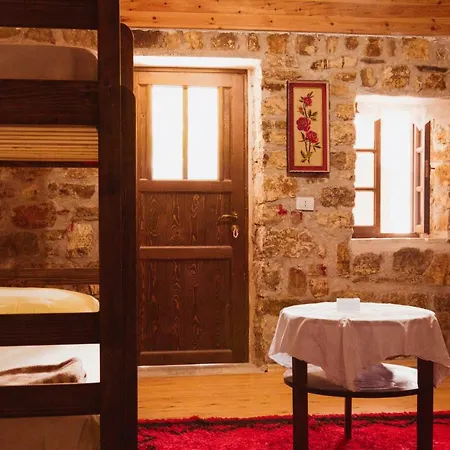 Guest House Mangalem Hostel Berat