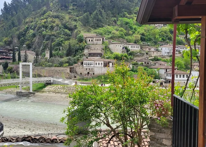 Hostel Mangalem Berat