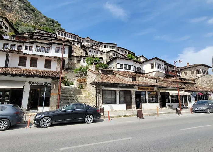 Mangalem Hostal Berat