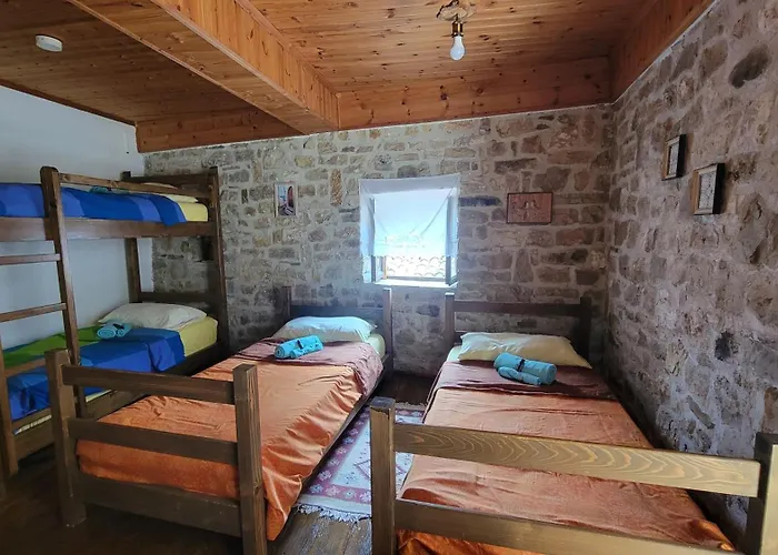 Hostel Mangalem Berat