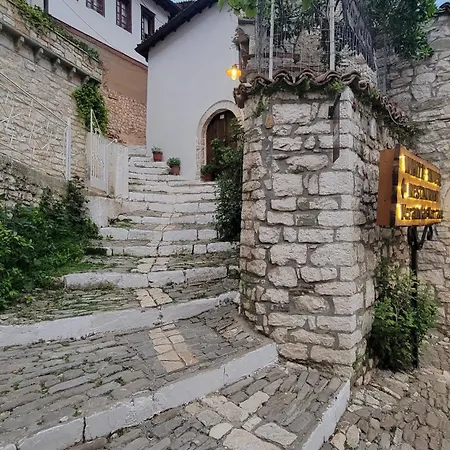 بيت شباب Mangalem *